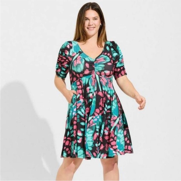 TORRID BLACK GREEN PINK CINCH FRONT BUTTERFLY SHORT SLEEVES SKATER DRESS 3 - Picture 1 of 8